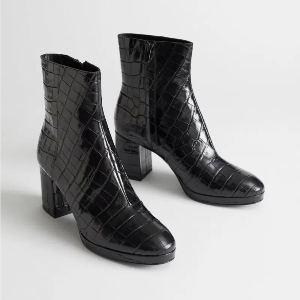 & Other Stories Leather Crocodile Embossed Ankle Boots Women 5.5 Wood Heel Black